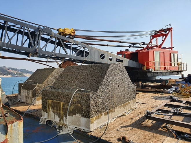 축소형 수중방파제 2기.(사진제공=부산기장군)