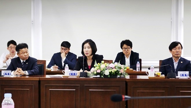 김미애 국회의원 당선인이 발언을 하고 있다.