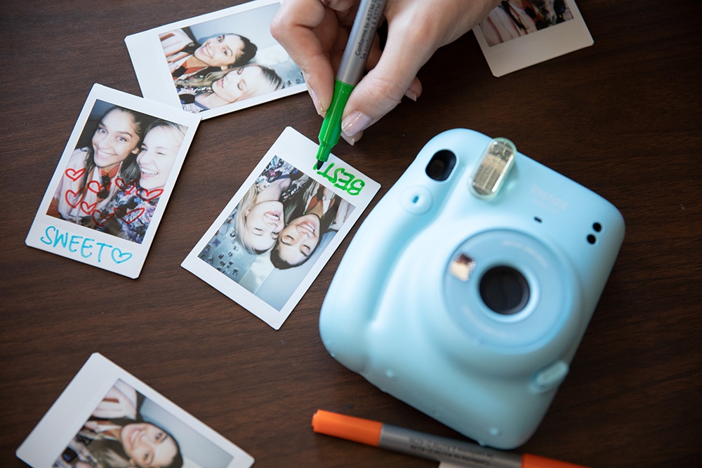 한국후지필름㈜, 즉석카메라 ‘인스탁스 미니11’ 누적판매 2천대 돌파