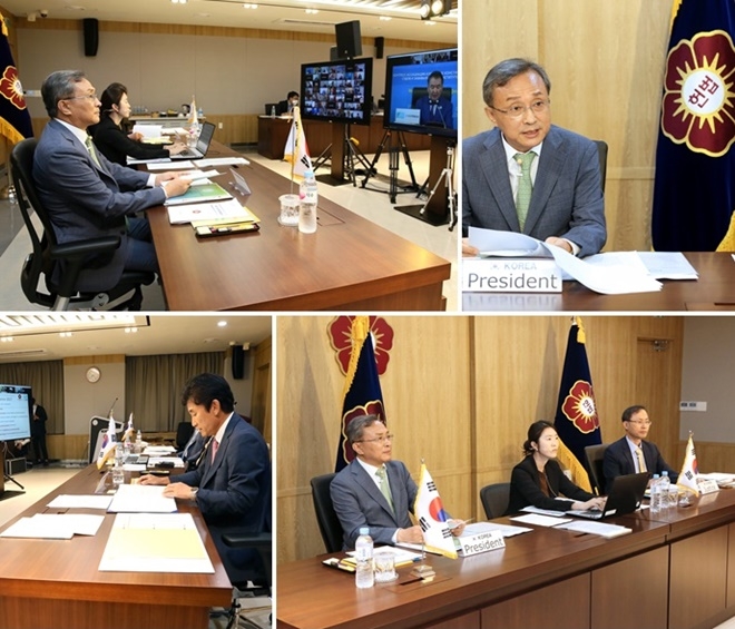 (사진위부터 시계방향) 유남석 헌법재판소장이 8월 26일 아시아헌법재판소연합(AACC) 이사회에 참석해 주요 안건을 논의하고 있다./유남석 소장이「한국의 헌법재판과 법치주의: 도전과 대응」을 주제로 발표하고 있다./ AACC 제4차 총회에 참석한 유남석 헌법재판소장과 김기영 재판관(오른쪽)./박종문 사무처장이 AACC 이사회에 참석하여 AACC 연구사무국의 주요 성과 및 연구·조사 현황 등을 소개하고 있다. (사진제공=헌법재판소)