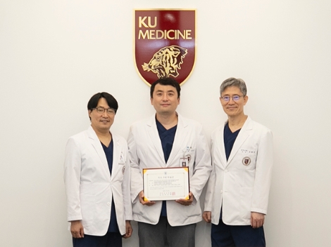 (좌측부터) 고려대 구로병원 성형외과 정성호, 정형외과 조재우, 오종건 교수.