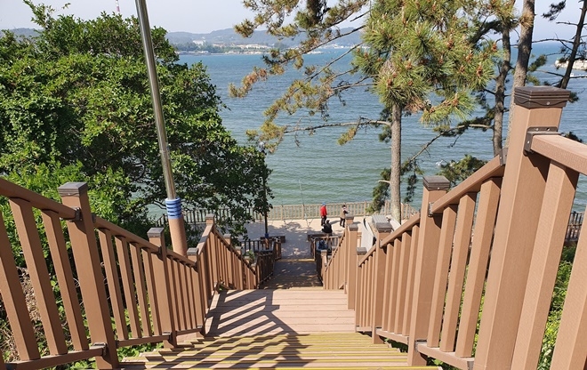 일광해수욕장에서 학리간 해안산책로.(사진제공=부산 기장군)