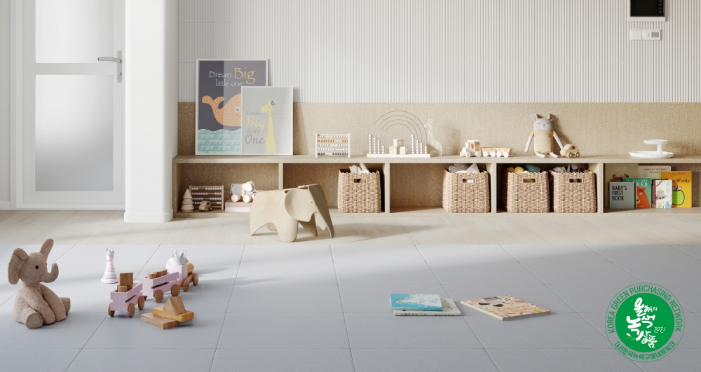 소비자가 뽑은 2021 대한민국 올해의 녹색상품에 선정된 LX 지인 안심매트.(사진=LX하우시스)