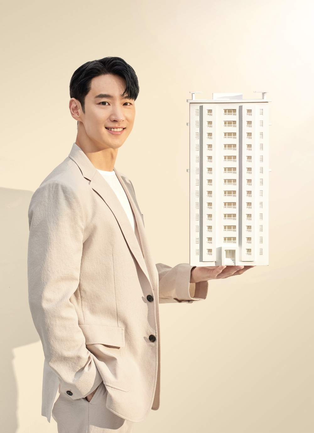 배우 이제훈 씨.(사진=동문건설)