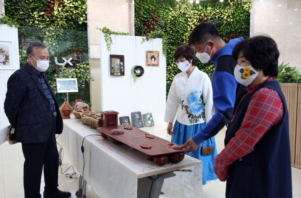 LX한국국토정보공사(사장 김정렬ㆍLX공사)가 위드 코로나 시대를 맞아‘제3회 혁신주민 러브 페스타 with LX’를 열었다. (사진=LX한국국토정보공사)