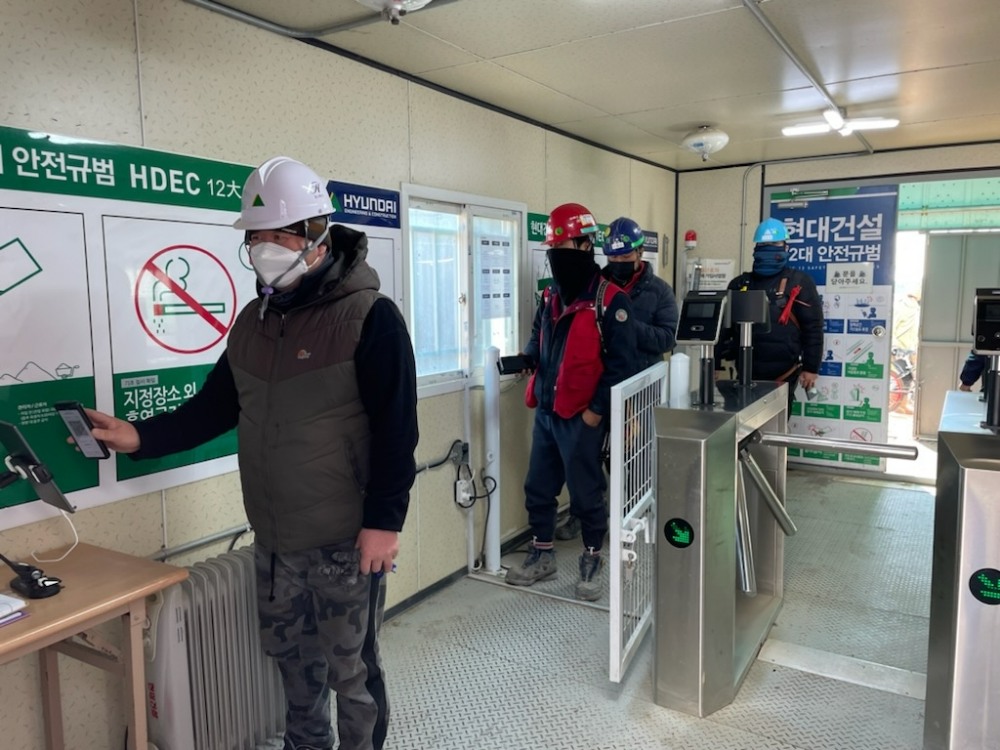 힐스테이트 레이크 송도3차현장 시범적용 모습.(사진=현대건설)