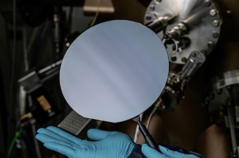 아이브이웍스의 질화갈륨 에피웨이퍼 이미지. 사진=아이브이웍스