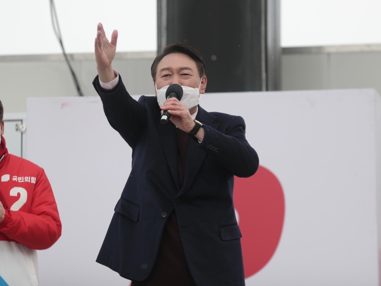 국민의힘 윤석열 대선 후보가 16일 전북 전주역에서 열린 거점유세에서 발언하고 있다. 사진=윤석열캠프