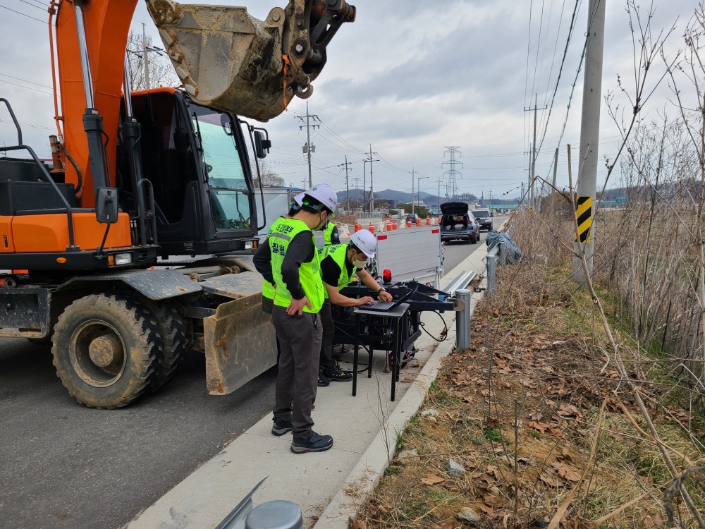 가드레일 수평지지력시험(지방도 325호선 불현-신장 도로확포장공사)