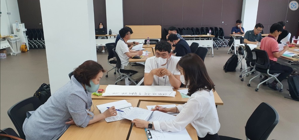 LX한국국토정보공사(상임감사 성기청)가 ‘제6회 청렴확산협의체(6월27~28일 충북 벨포레리조트)를 개최한 가운데, 종합청렴도 취약 분야인‘투명하고 공정한 인사제도·문화 정착’을 주제로 한 난상토론이 이어졌다.(사진=LX한국국토정보공사)