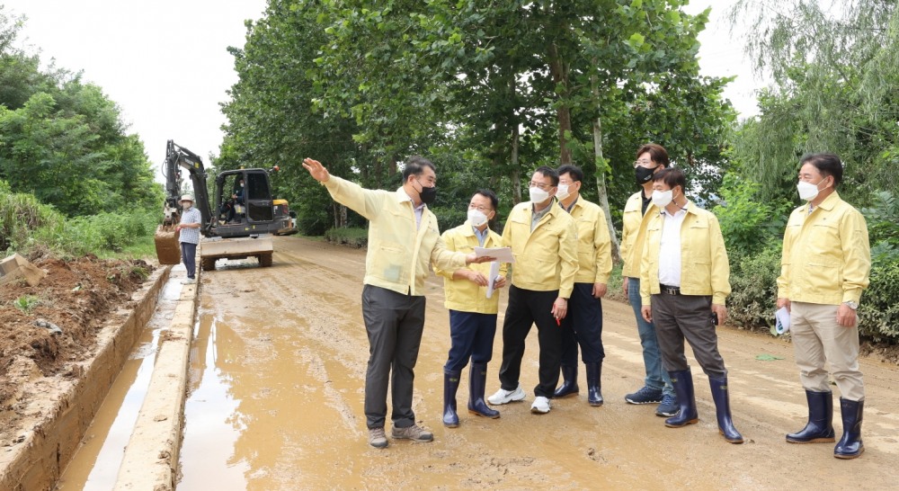 경기도의회 도시환경위원회 지방정원 조성지 수해발생 현장 방문