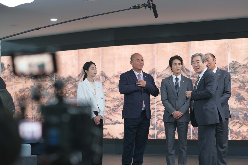 웹드라마 촬영 현장(좌측부터 서지수, 김준배, 정태우, 송민형, 염동헌 배우)