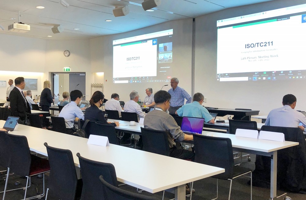 지난 5월 오스트리아 비엔나에서 열린 제54차 공간정보분야 국제표준화기구(ISO/TC 211) 총회 모습.(사진= LX한국국토정보공사)