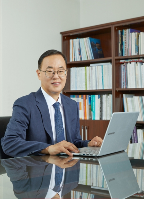 한국문화재재단 최영창 이사장. 사진=홈페이지 캡처