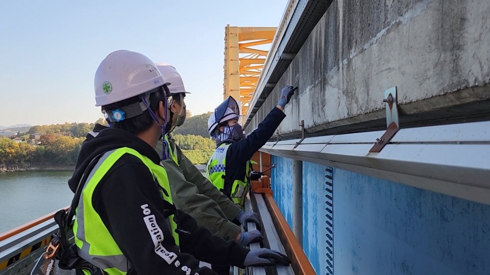 국토안전관리원, 대학원생 정밀안전진단 직무체험 교육 실시 전경. (사진=국토안전관리원)