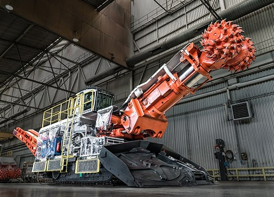 인천도시철도 1호선 검단연장선 현장 연구개발 수행에 사용된 로드헤더.(사진=현대건설)