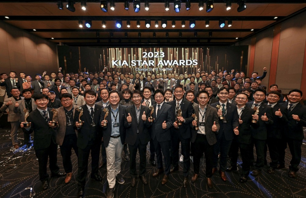 기아 판매우수자 151명의 모습.(사진=기아)