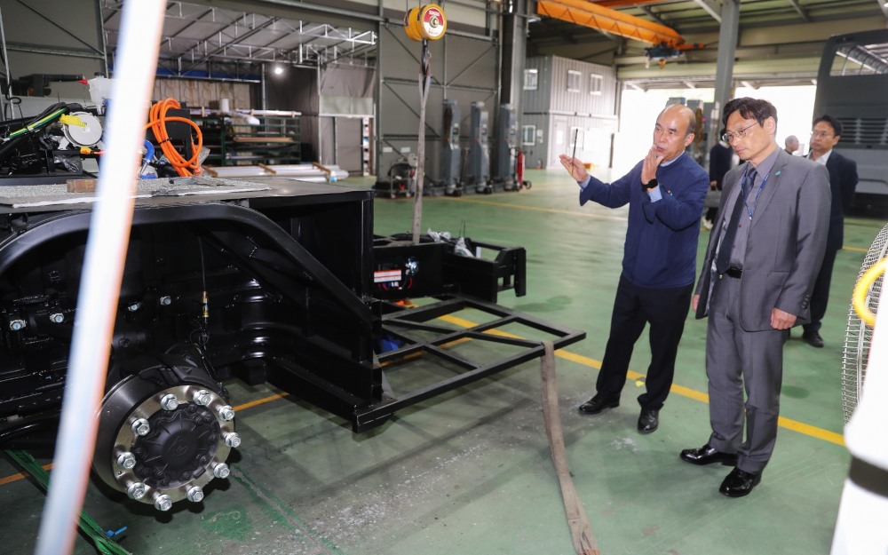 2층 전기버스 제작현장