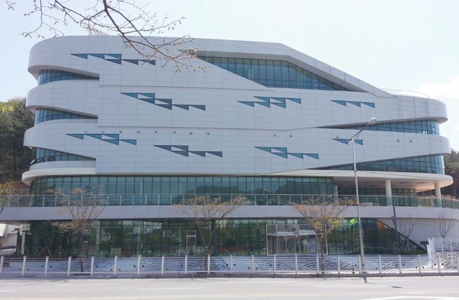 정관도서관 전경.(부산 기장군)