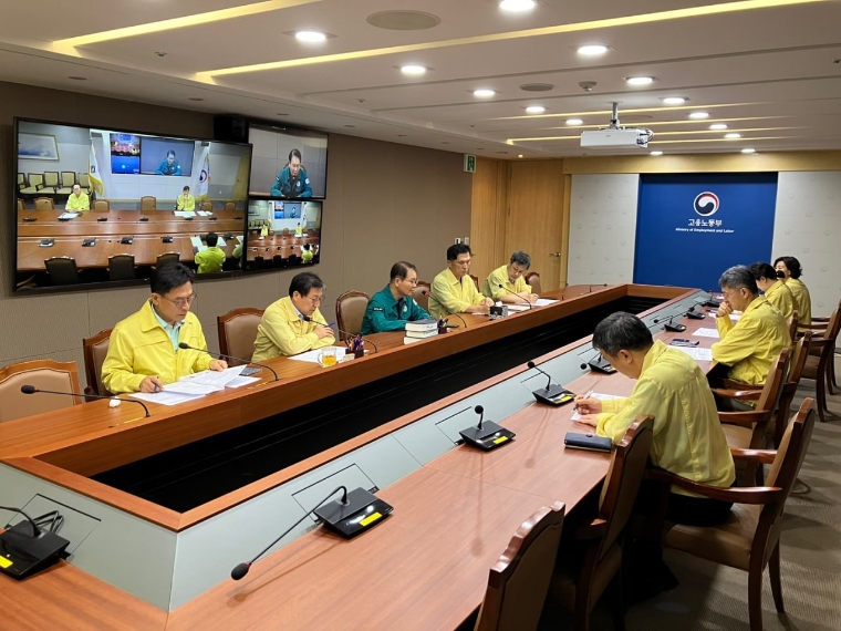 이정식 고용부 장관, 폭우 상황 속 '사업장 안전상황 긴급점검회의' 개최