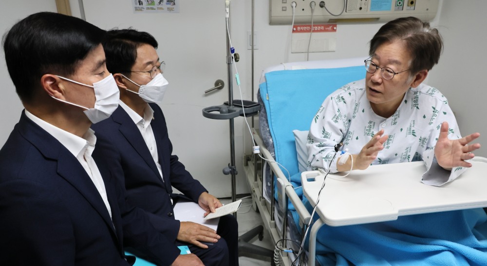 강서구청장 보궐선거 현황 보고받는 이재명 대표.(사진=연합뉴스)