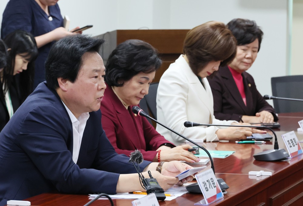 인사말 하는 강기윤 의원.(사진=연합뉴스)