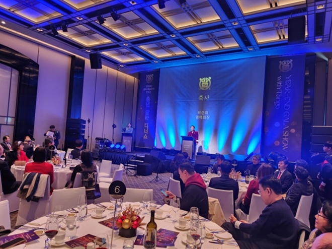 박준희 회장이 축사를 하고 있다.(사진제공=아이넷방송)