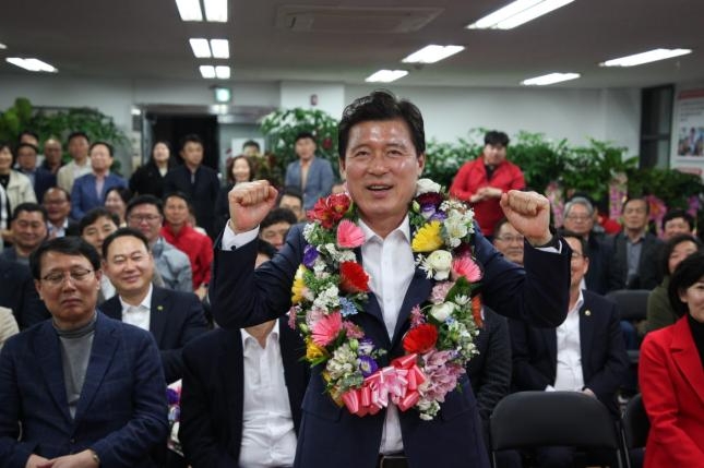 국민의힘 구자근 당선자 축하 장면 (사진=당선인측)
