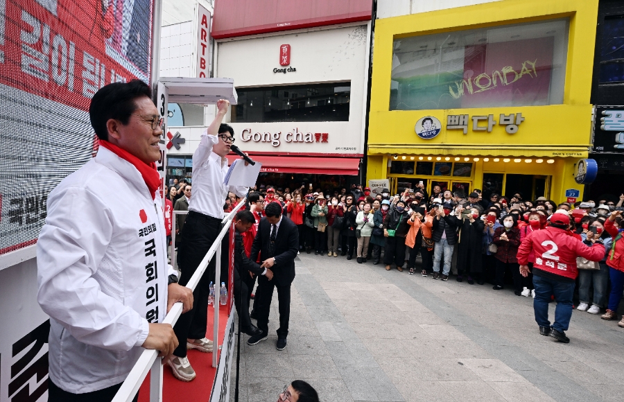 국민의힘, 원내대표 경선 수도권 3선 송석준 첫 출마선언... 이종배·추경호·성일종 고심