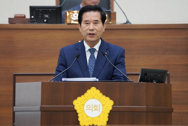 한일태 의원이 5분 자유 발언을 하고 있다.