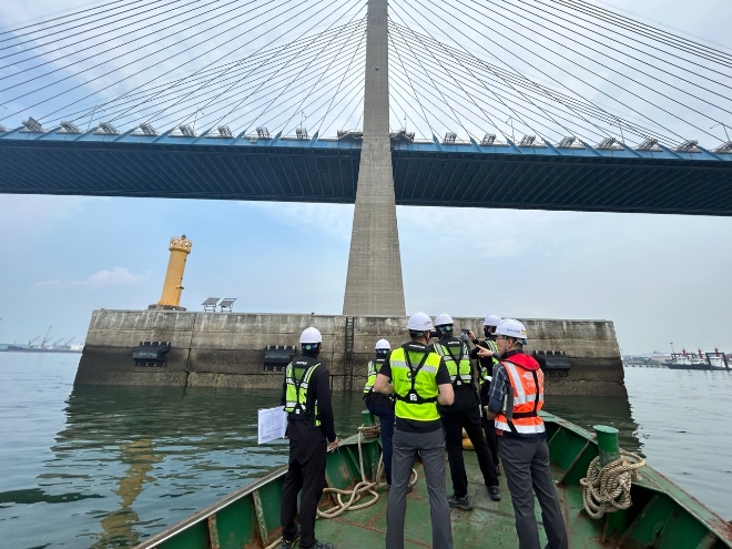 도로공사, 서해대교 충돌방지시설 유관기관 합동점검 실시