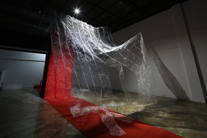 정찬일 릴레이 개인전 '생존전략: 프라이팬 위에서 춤추기' 전시전경.(제공=부산문화재단)