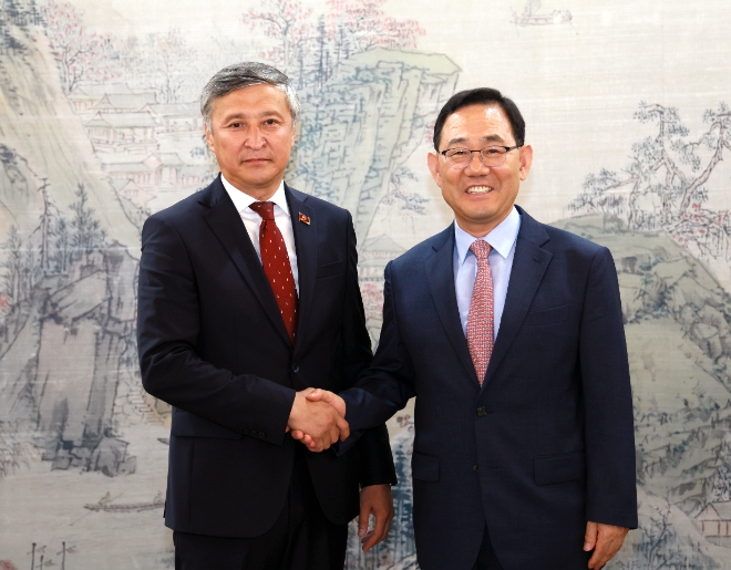 주호영 부의장, 아지갈리예프 키르기스스탄 국회부의장과 면담