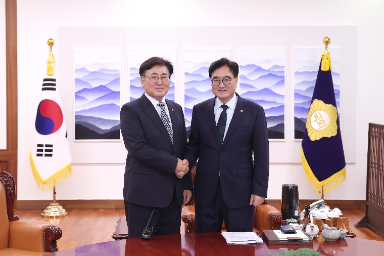 우원식 (오른쪽) 국회의장 (사진=공보수석실)