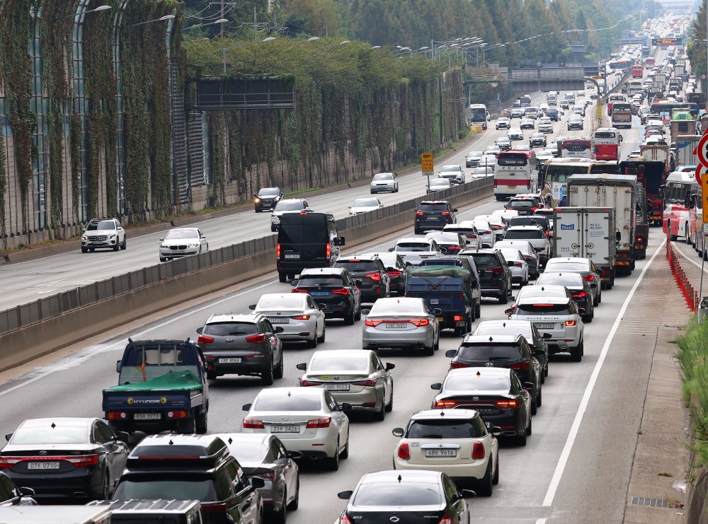 13일 서울 서초구 잠원IC 경부고속도로 하행선 전경. 사진=연합뉴스
