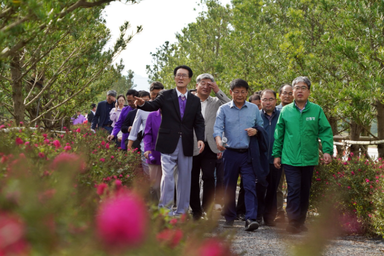 서삼석 (가운데) 국회의원 (사진=연합뉴스)