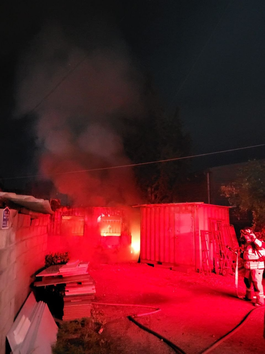 화성서 컨테이너 창고 화재 발생... 전열기기 문제 추정 1명 부상