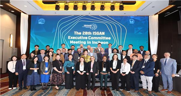 전력거래소 제28회 ISGAN 집행위원회 및 스마트그리드 국제 세미나 개최 기념 사진 전경.(사진=전력거래소)