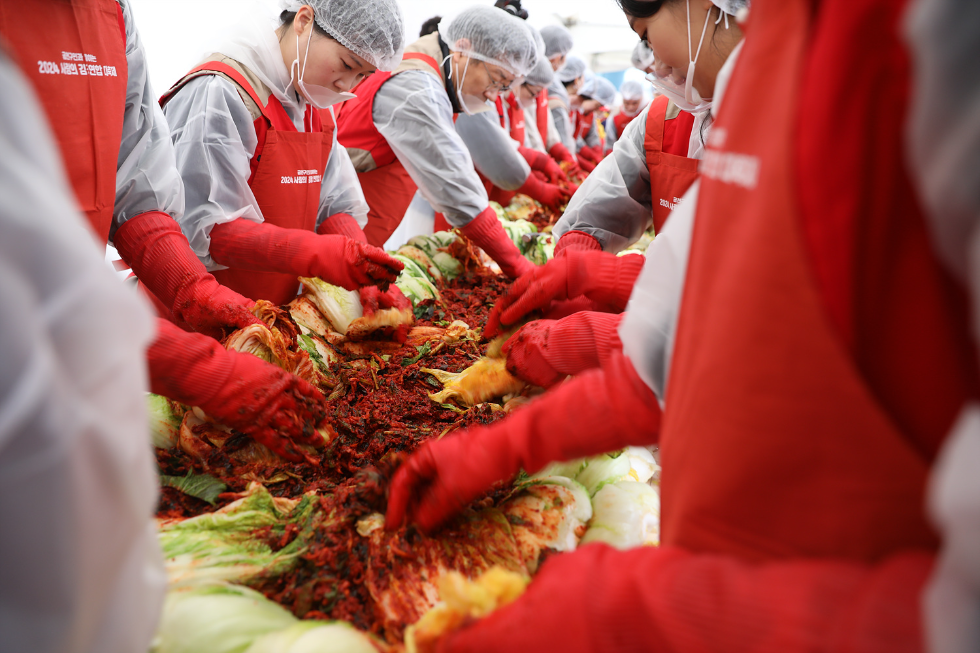 롯데이노베이트, 롯데알미늄과 금천구 ‘사랑의 김장 나눔’ 행사 참여
