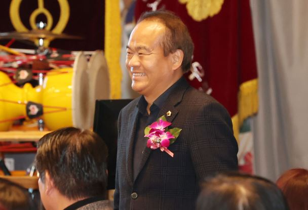 성남시의회 이덕수 의장이 2024년을 보내는 영남향우회 밤에 참석했다.