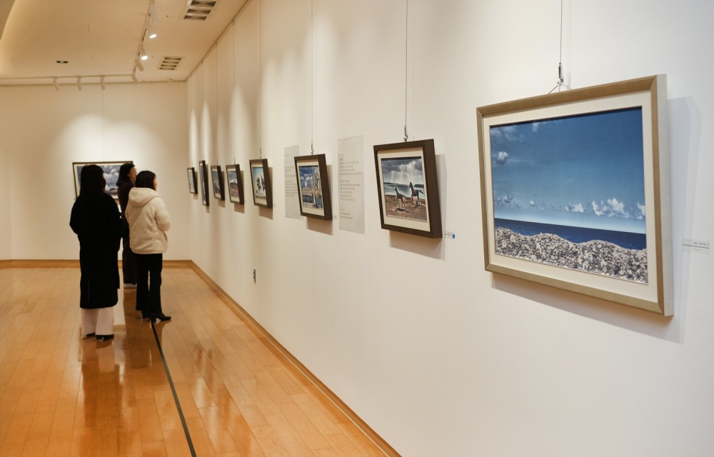 BNK경남은행, BNK경남은행갤러리 ‘아름ㆍ다른 시와 사진전’ 진행