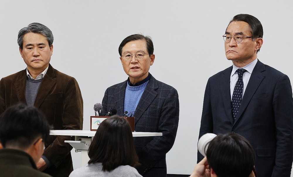 윤갑근 변호사 기자간담회(사진=연합뉴스)