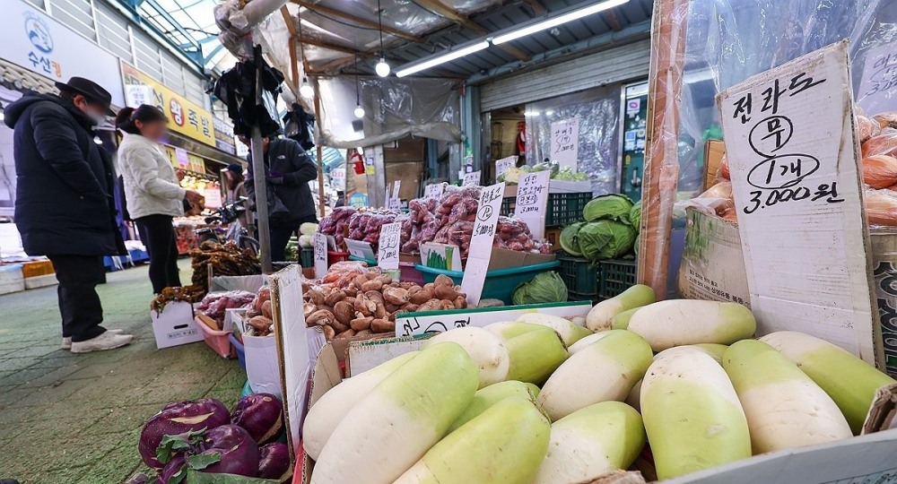 설 연휴를 앞둔 전통시장(사진=연합뉴스)