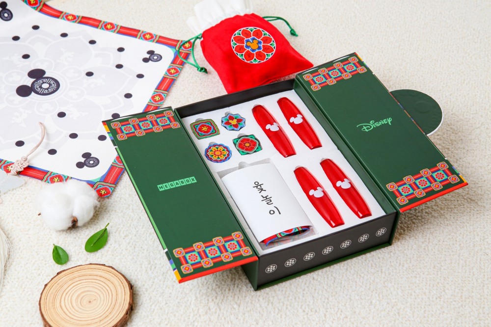 메가박스, ‘미키 마우스’ 테마의 윷놀이 제품 선보여