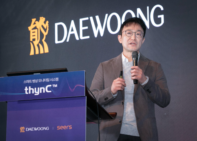 이영신 씨어스테크놀로지 대표가 기자간담회에서 씽크에 대해 설명하고 있다. 사진=대웅제약