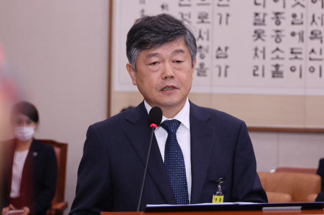 업무보고 하는 윤준 서울고등법원장.(사진=연합뉴스)