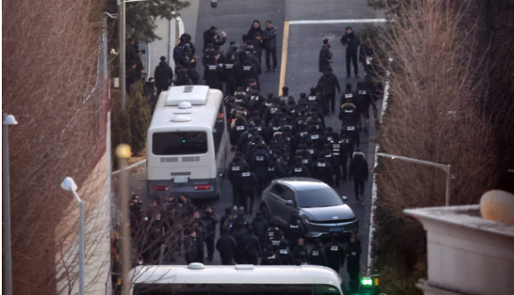 지난달 15일 고위공직자범죄수사처와 경찰이 윤석열 대통령에 대한 2차 체포영장 집행에 나선 모습(사진=연합뉴스)