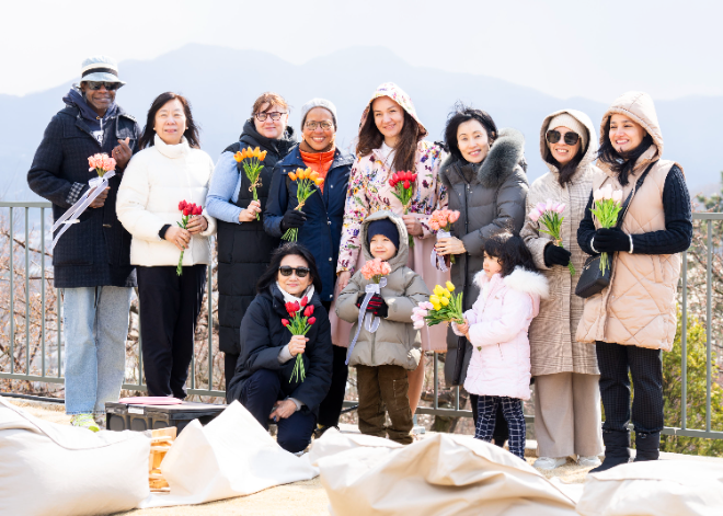네덜란드·독일·스페인 등 주한대사 가족 33명 '튤립축제' 에버랜드 방문