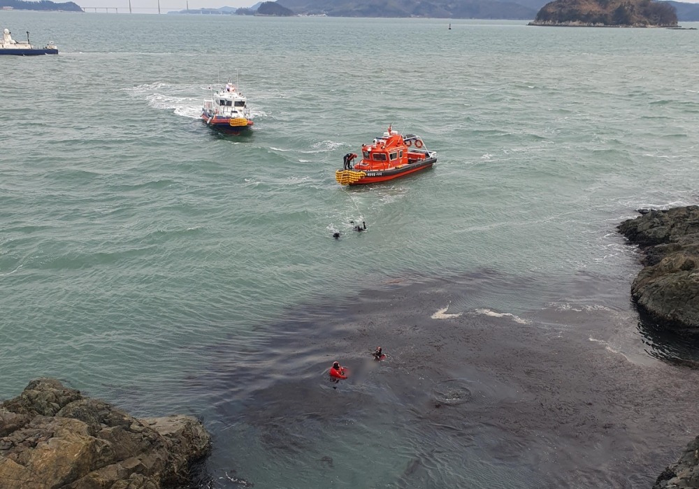 진해 소쿠리섬 들어간 40대 물에 빠져 숨져