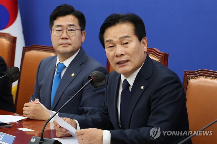 주철현 (오른쪽) 국회의원 (사진=연합뉴스)